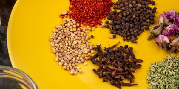 Spices-bg
